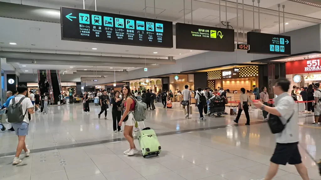 hola maletas en el aeropuerto