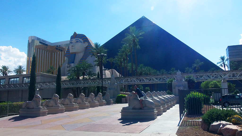 ruta66 las vegas Luxor Hotel
