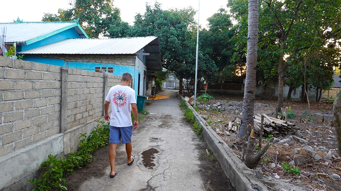 Calles sin asfaltar y en estado de construcción