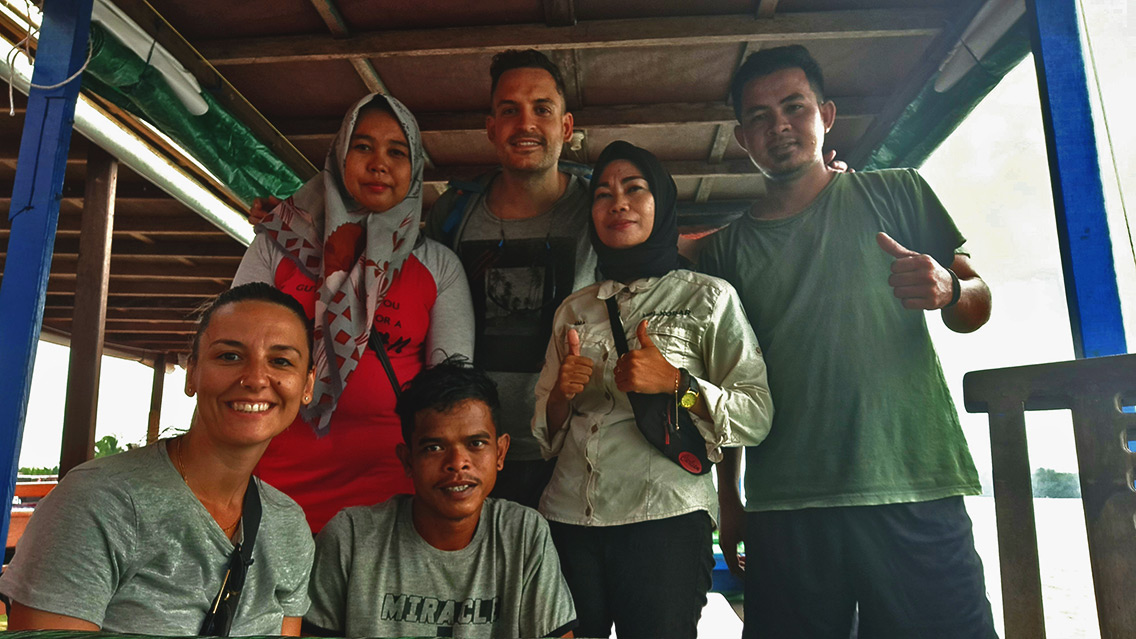 La tripulación del barco que nos acompañó