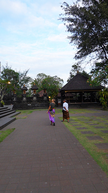 Pura Goa Lawah