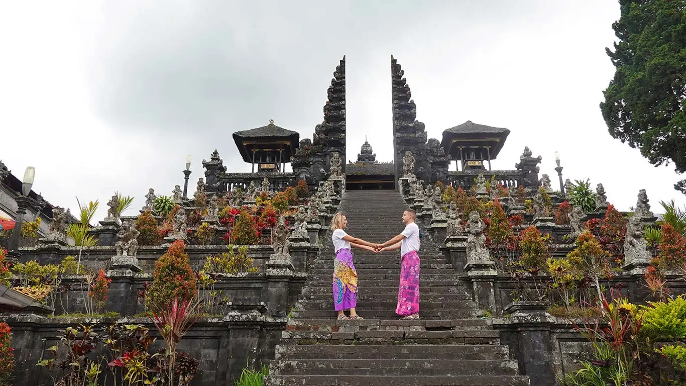 Bali: llena de campos de arroz y templos hinduistas​