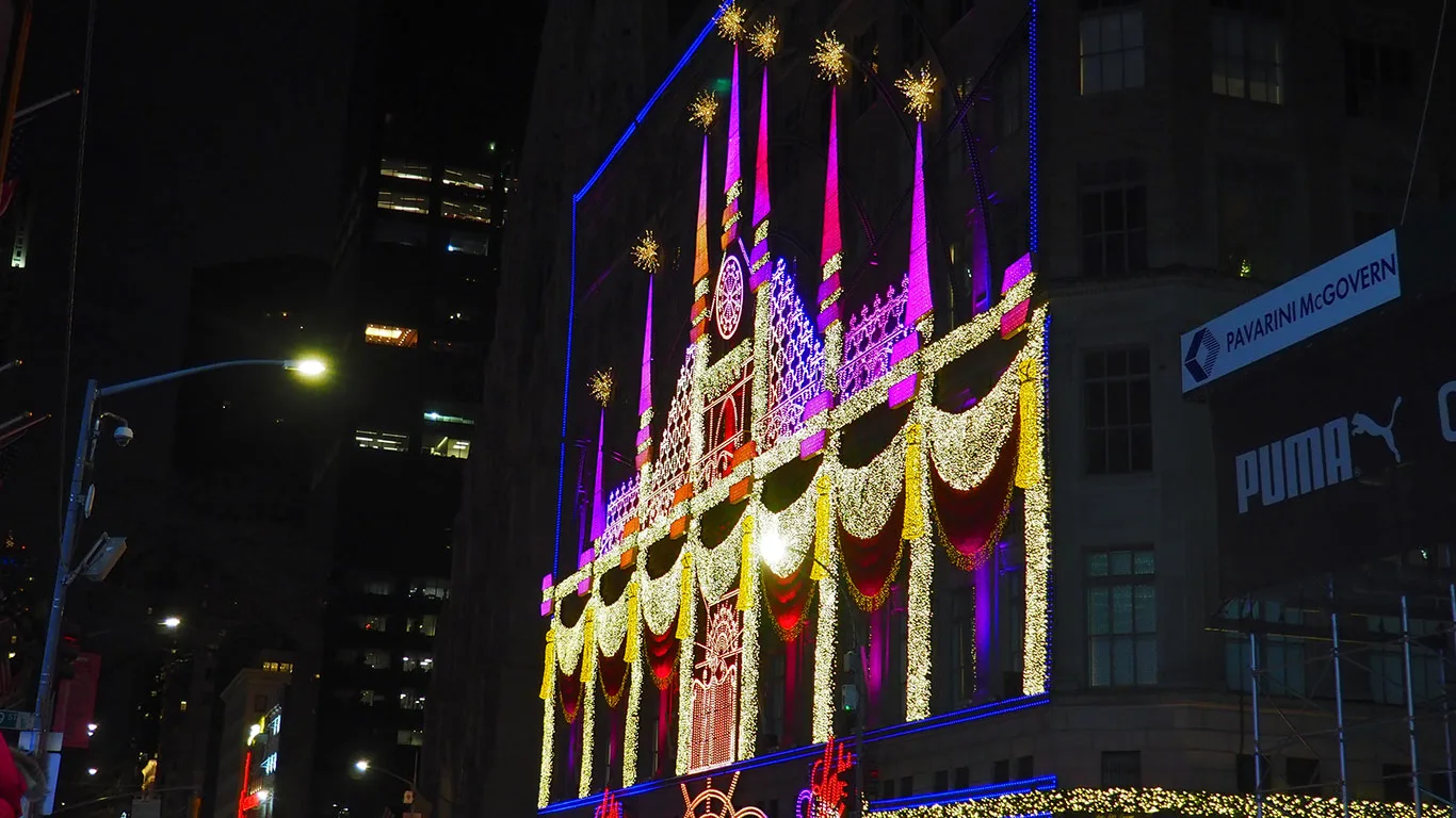 Fachada Saks Fifth Avenue