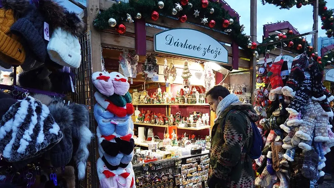Mirando mercadillos de Navidad