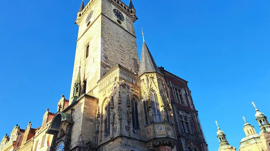 Subir a la torre del antiguo ayuntamiento de Praga