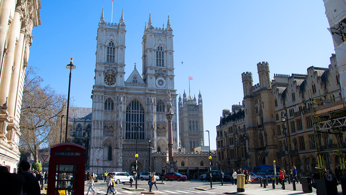 Calle que lleva a la Abadía