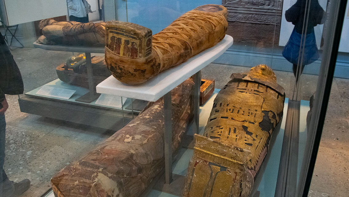 Momias en el Interior British Museum