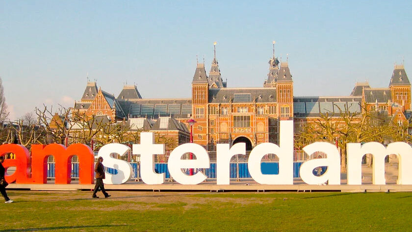 Museumplein, se encuentran la mayoría de los museos