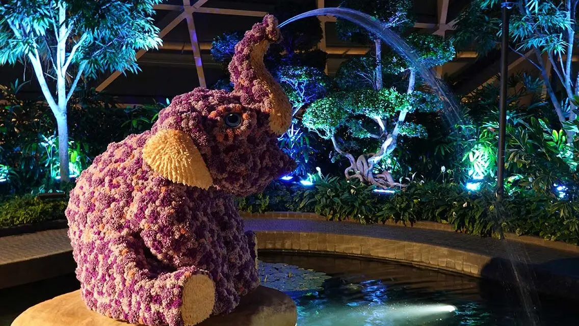 Figura de elefante de flores