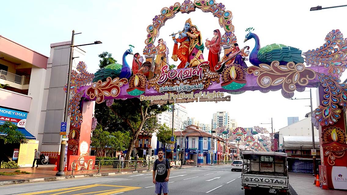 Cartel de bienvenida a Little India en Singapur