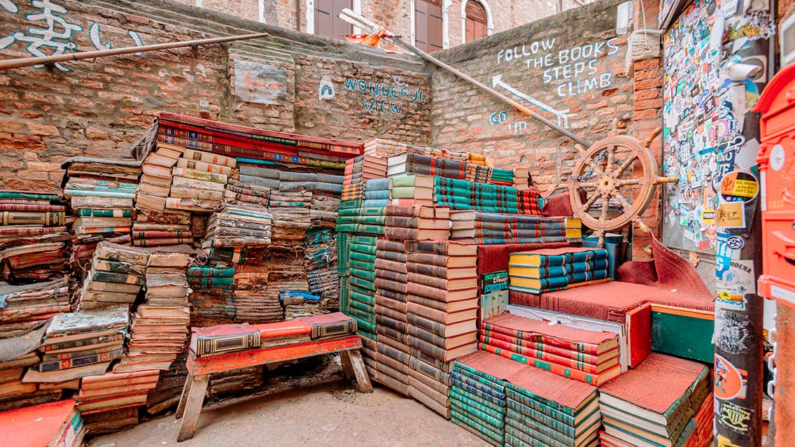 Librería que se inunda