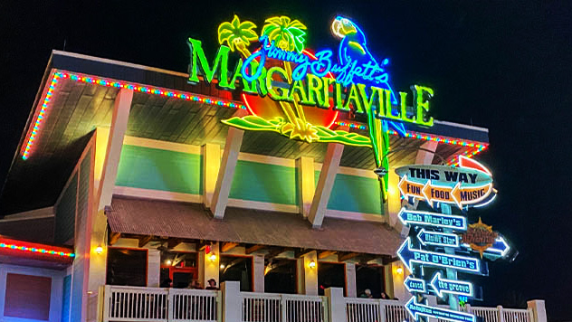 Después de un día en el parque puedes disfrutar en alguno de sus restaurantes