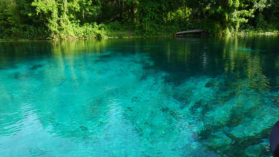 Durante el recorrido encontrarás unas aguas cristalinas preciosas