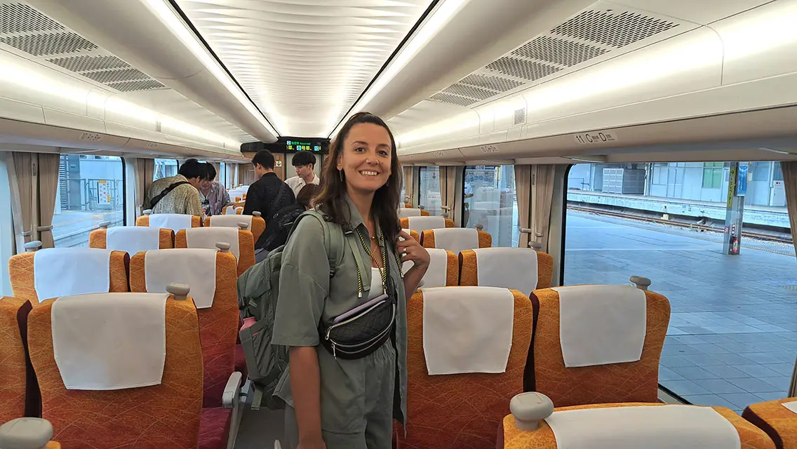 Viaja tranquilamente sin equipaje en el transporte público