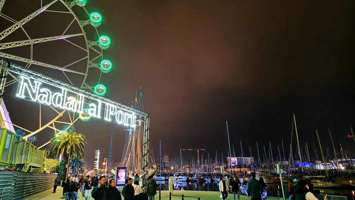 Entrada al mercadillo del Puerto de Barcelona