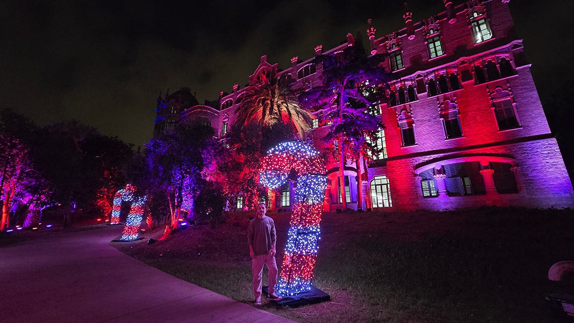 Recinto Sant Pau de Barcelona iluminado en Navidad