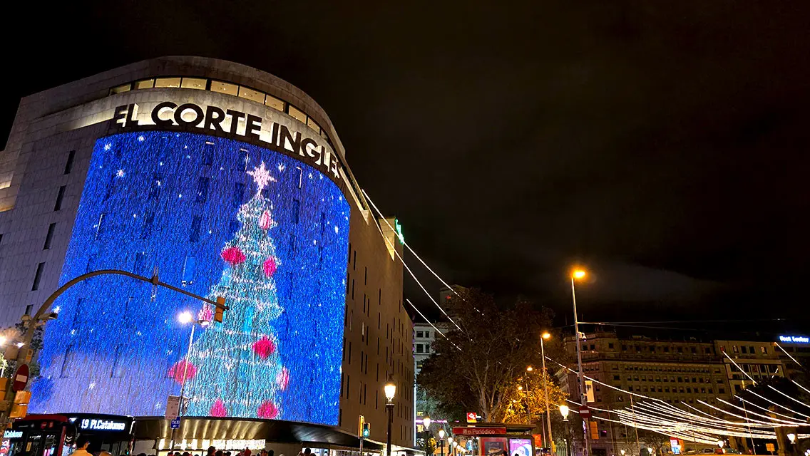 Descubre toda la iluminación de la ciudad de Barcelona