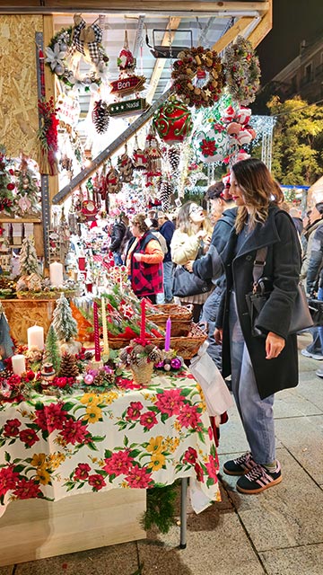 Parada de un mercadillo de Navidad