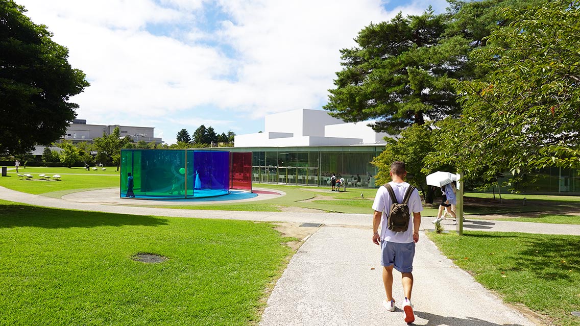 Escultura de colores del Museo contemporáneo de Kanazawa