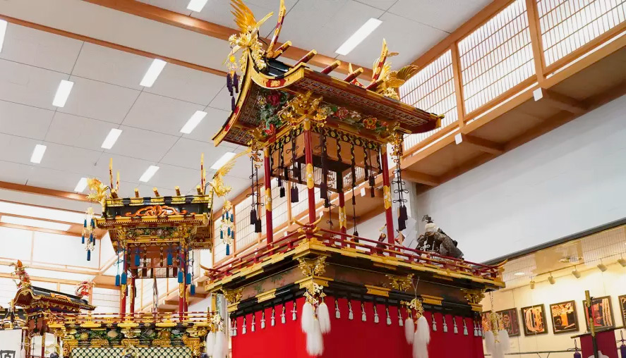 Vistas de los carruajes que se exponen durante el festival