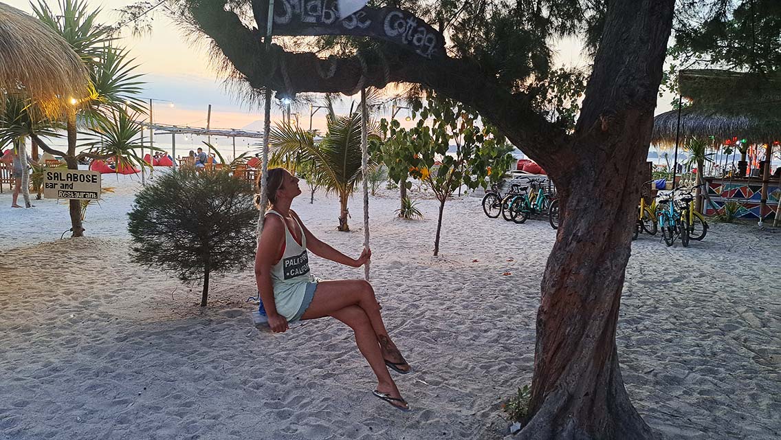 Mujer en isla Gili