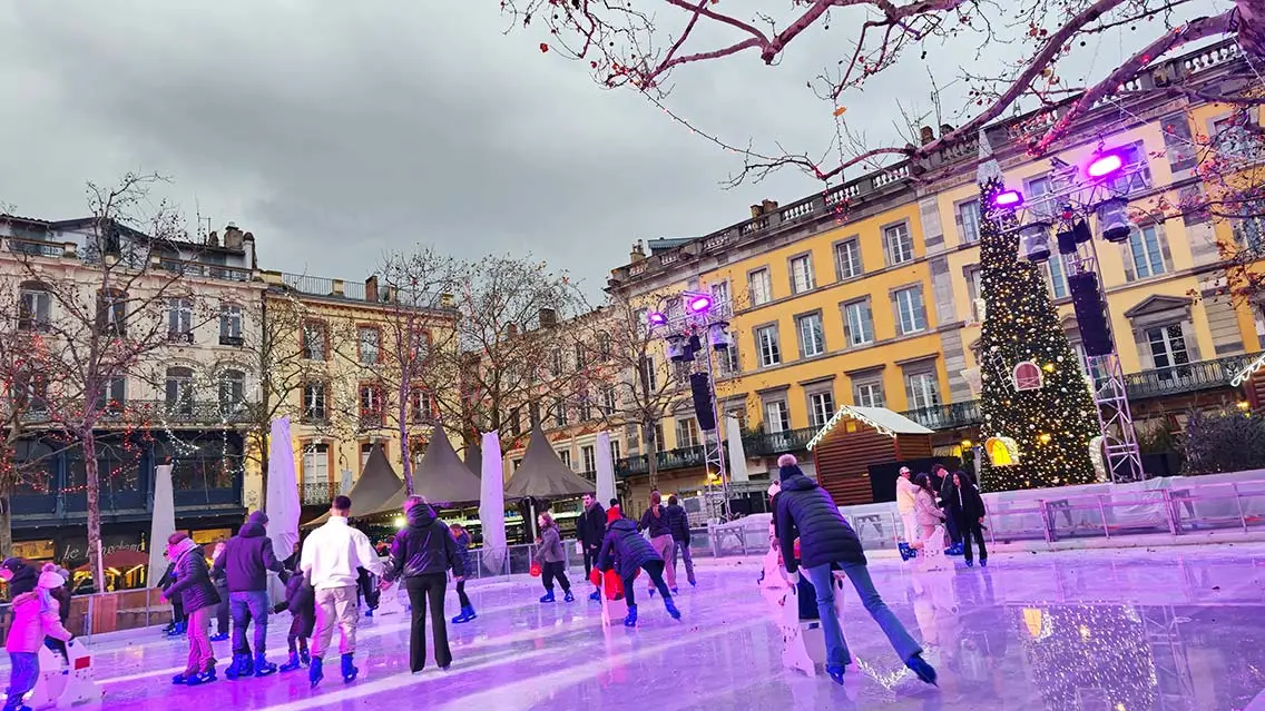Pista de hielo en el Mercado de La Place Carnot