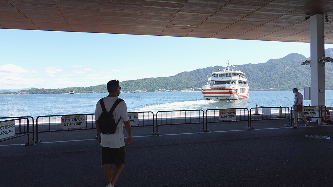 Qué ver en Hiroshima y Miyajima en 1 día. Ferry que lleva a la isla de Miyajima