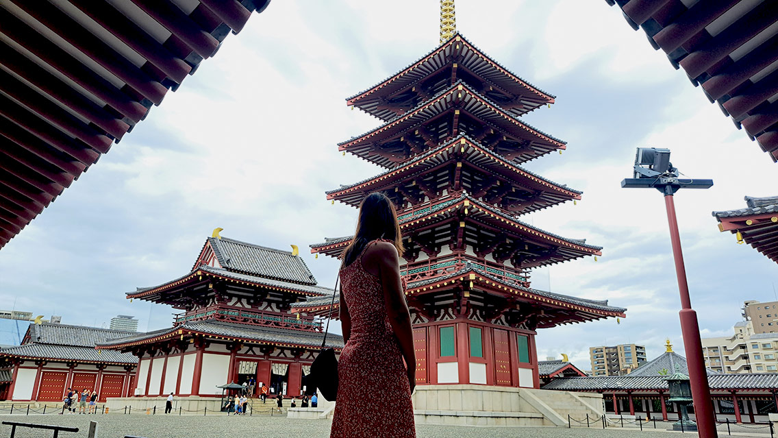 Interior del Templo Shitenno-ji