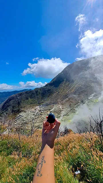 Huevo negro de las minas de azufre