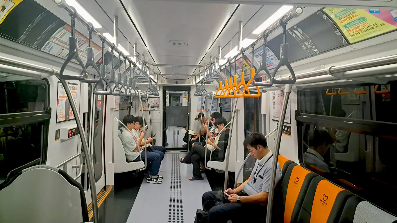 Cómo llegar a Kioto. Interior de transporte en Kioto