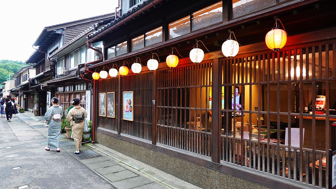 Distrito Higashi para ver a las geishas