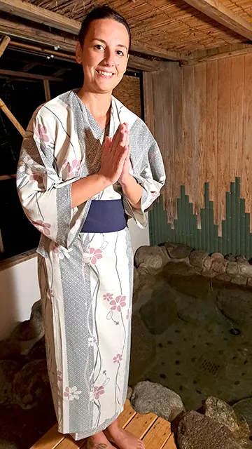 Vestidos con el kimono tradicional de Japón