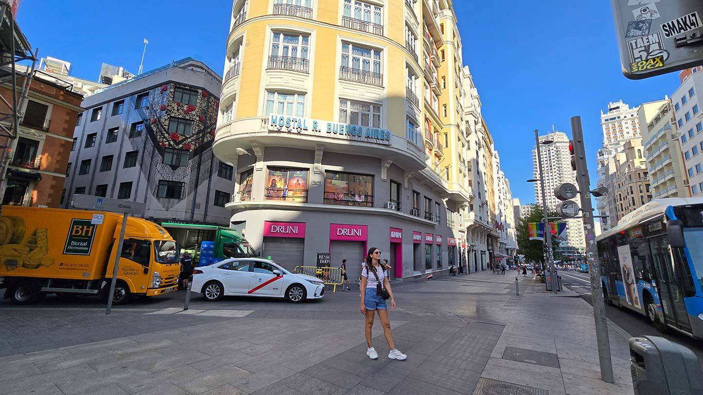 Fachada del Hostal Buenos Aires de Madrid