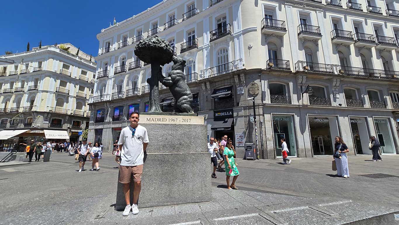 Estatua el Oso y el Madroño
