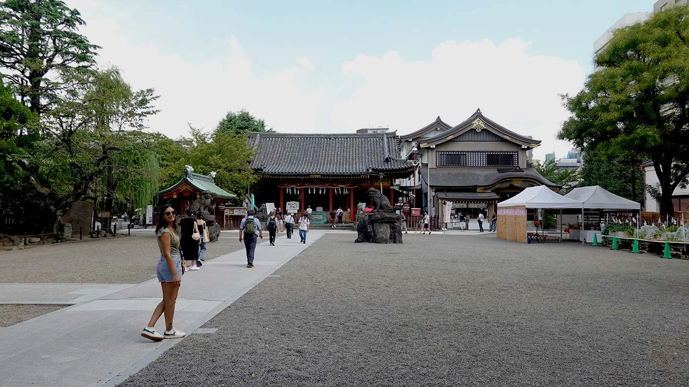 Qué ver y hacer en Asakusa. Entrada a unos de los templos del recinto Seno-ji