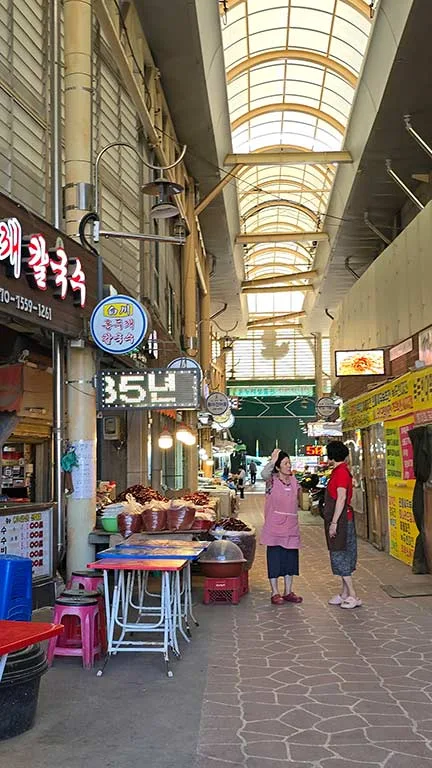 Paldalmun Market, típico mercado tradicional de Corea