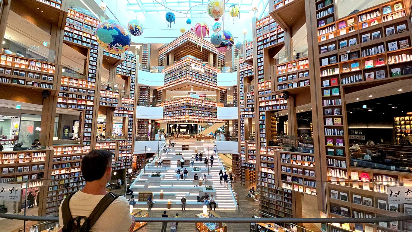 Librería Starfield, una de las librerías más bonitas del mundo