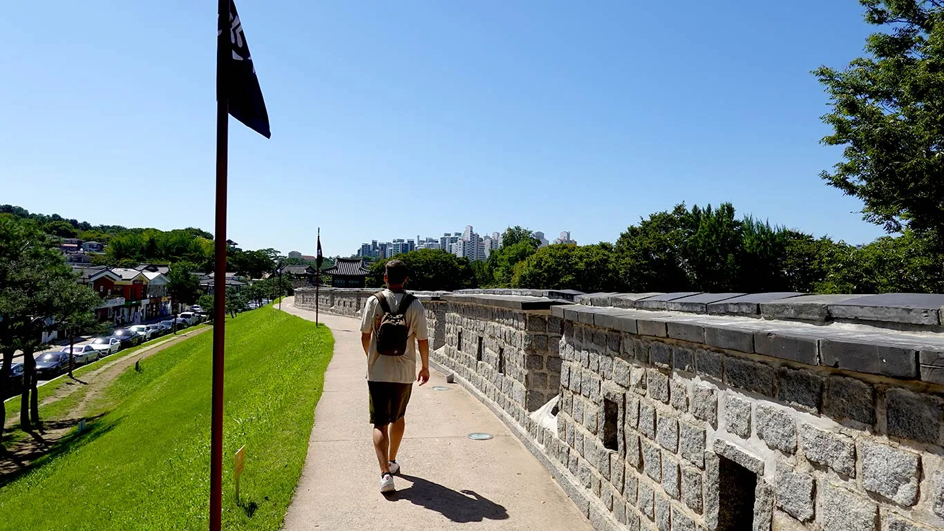 Paseo por la Fortaleza Hwaseong