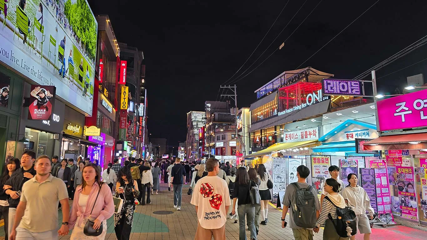 Calle principal de Hongdae