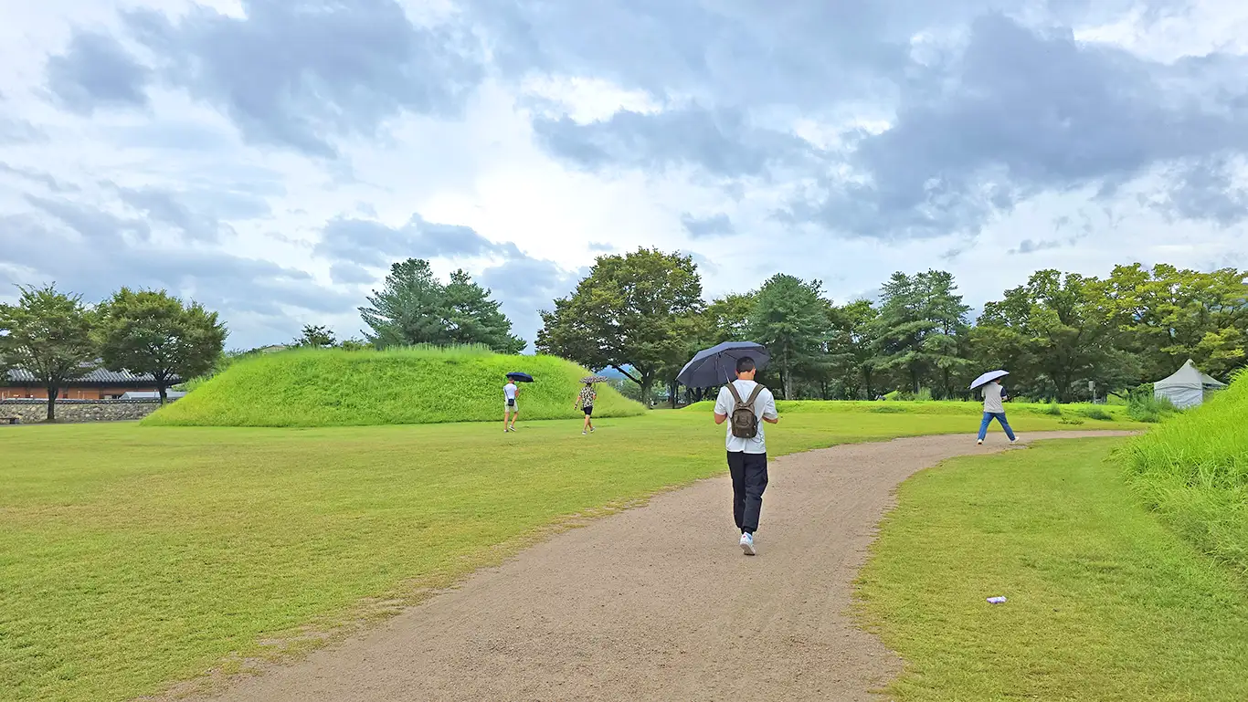 Recorriendo la ciudad de Gyeongju