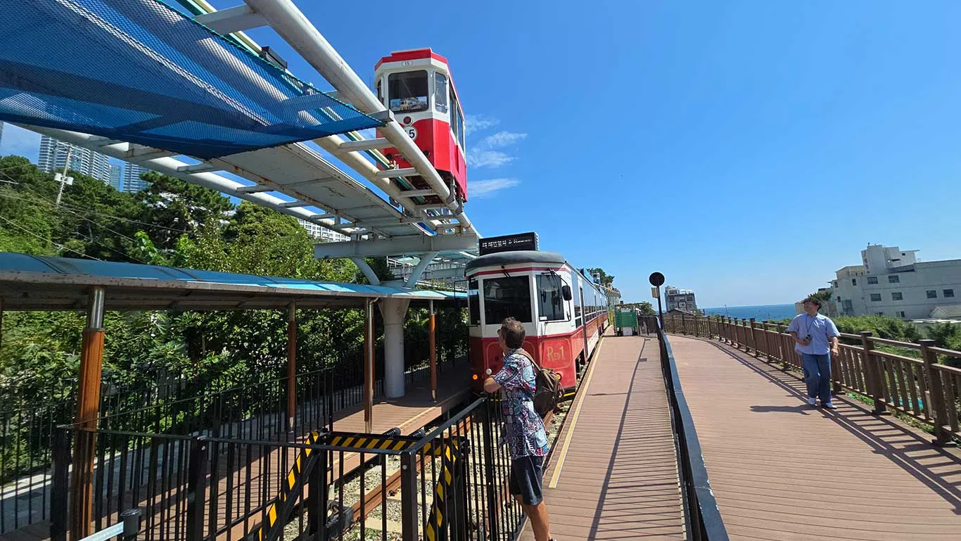 Vistas del tren y Sky Capsulas de Busan
