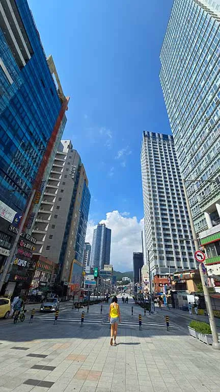 Calle principal de la costa Haeundae
