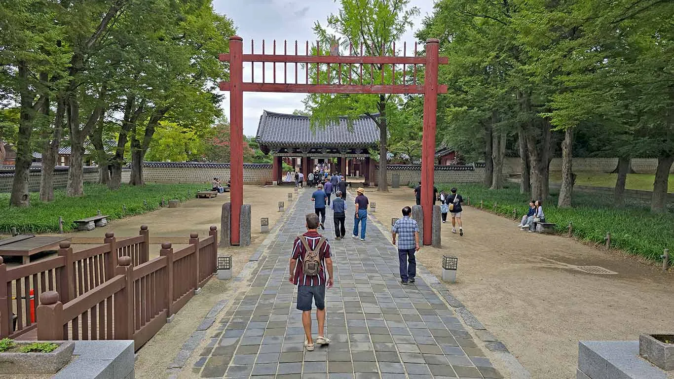 entrada del Santuario Gyeonggijeon,