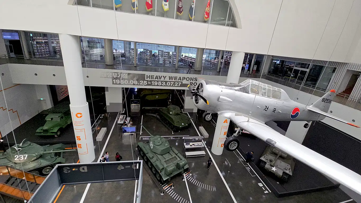 Exposición dentro del museo