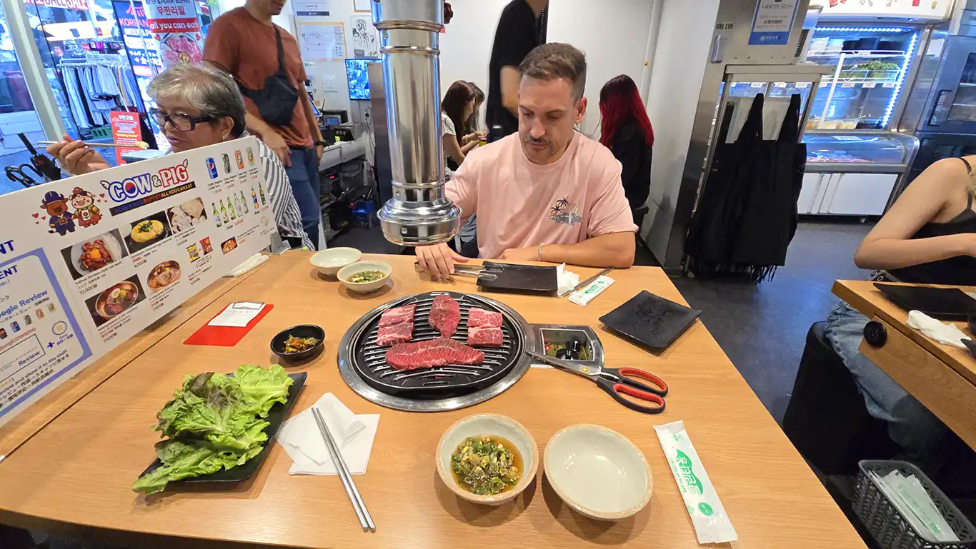 Cenando barbacoa coreana