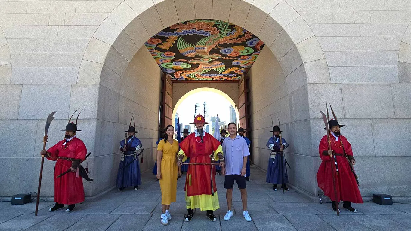 Fotografía con la guardia del palacio