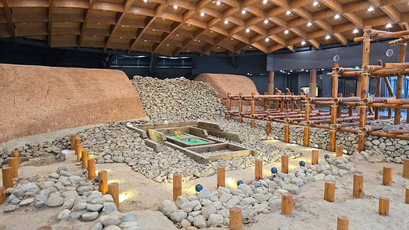 Interior de una recreación de tumba real