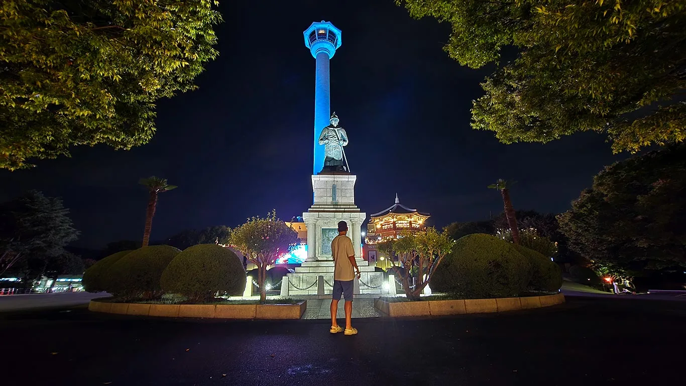 Torre de busan de noche