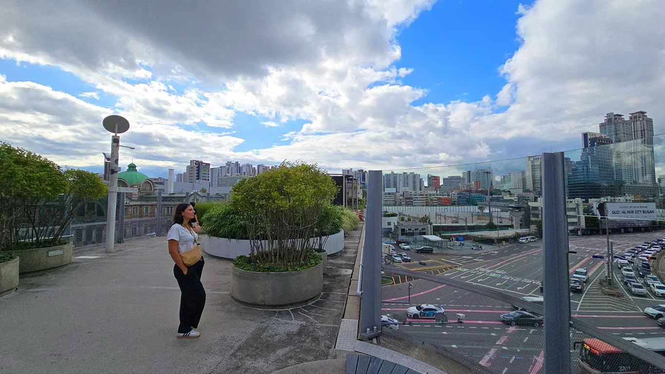 Vistas desde el jardín de la estación de Seúl
