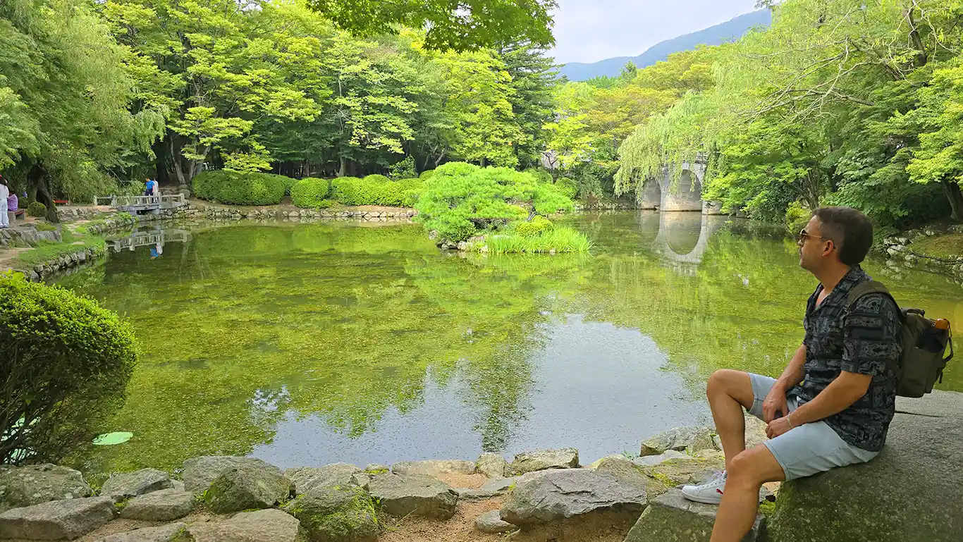 puente de entrada al templo